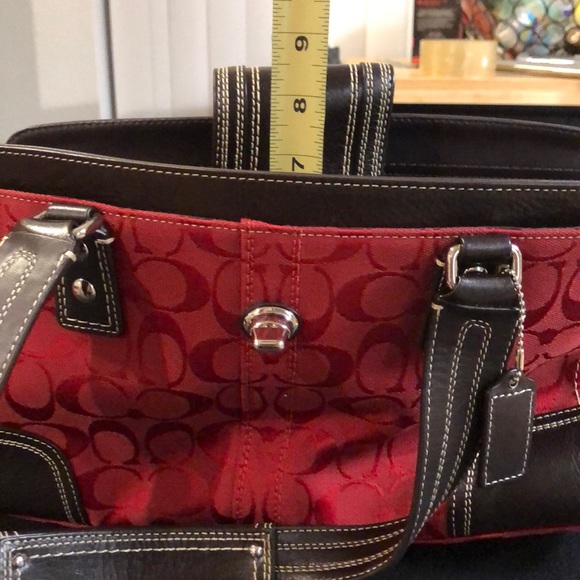 Coach red and chocolate shoulder purse - Picture 7 of 8